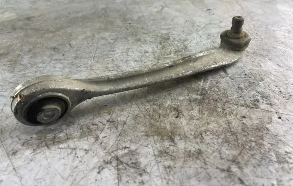 Volkswagen PASSAT B5 Front control arm
