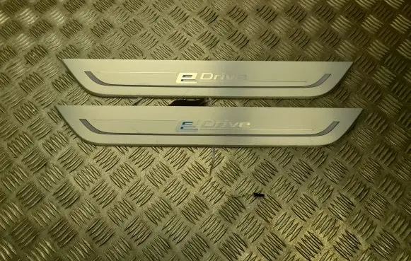 Other sill/pillar trim element