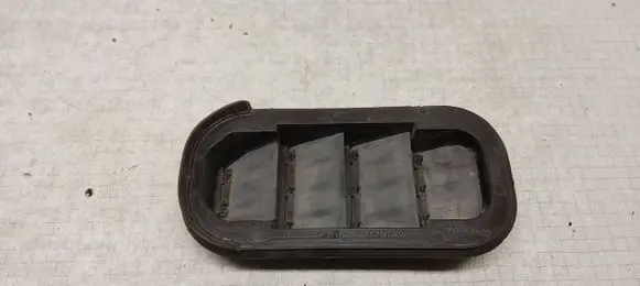 Ford Ecosport Quarter panel pressure vent 6L2A7828OB62A