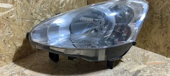 Peugeot Partner Headlight/headlamp 9677202480 E22306