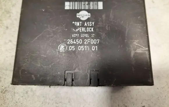 Nissan Primera Door central lock control unit/module 05051101 284502F007