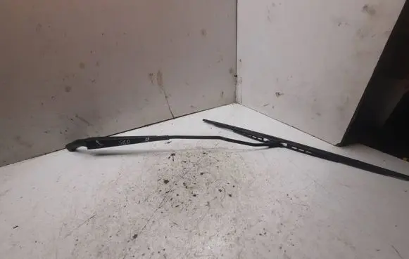Volvo S60 Front wiper blade arm 8624246