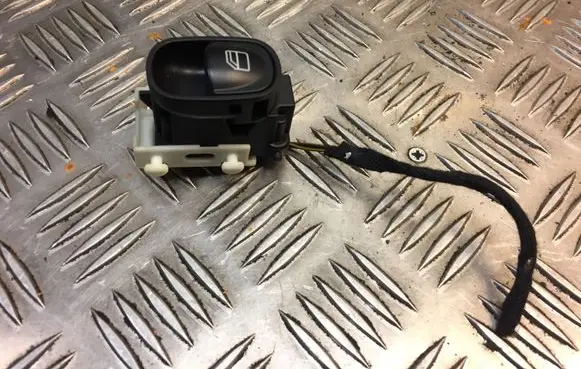Mercedes-Benz C W203 Electric window control switch 2038200210