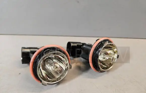 BMW 1 E81 E87 Headlight/headlamp bulb 63126904048 6904048 9DX153746011
