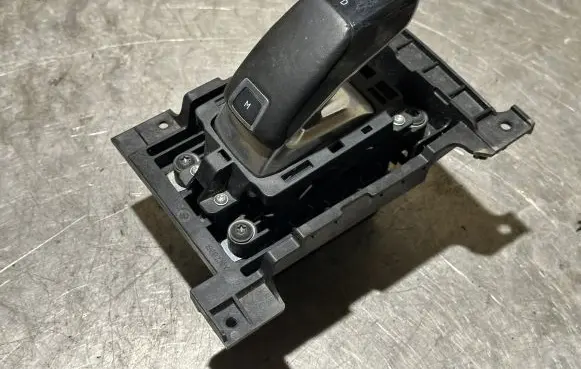 Peugeot 308 Gear shifter/selector 98336270DX