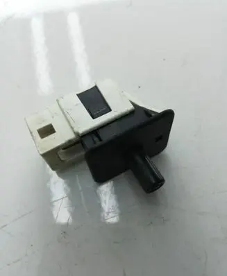 Mercedes-Benz E W211 Front door sensor 2028209410