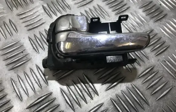 Nissan Almera N16 Front door interior handle