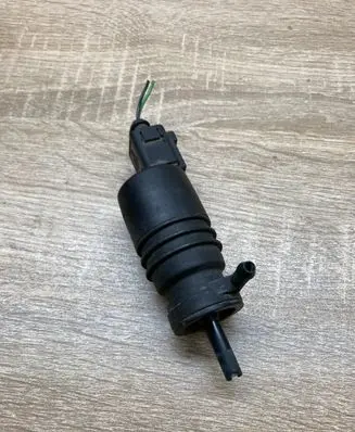 Audi A3 S3 8P Windscreen/windshield washer pump 1J0973722