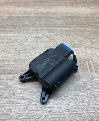 Volkswagen Golf VI Air flap motor/actuator 1K0907511J 0132801392