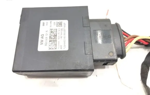 Volkswagen Golf VII Other control units/modules 5Q0906121N