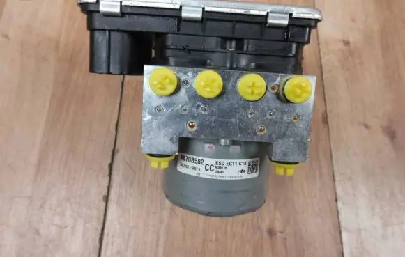 Mitsubishi Eclipse ABS Pump 4670B582