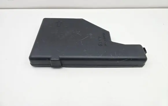 Toyota Prius (XW20) Fuse box cover 8644YA1