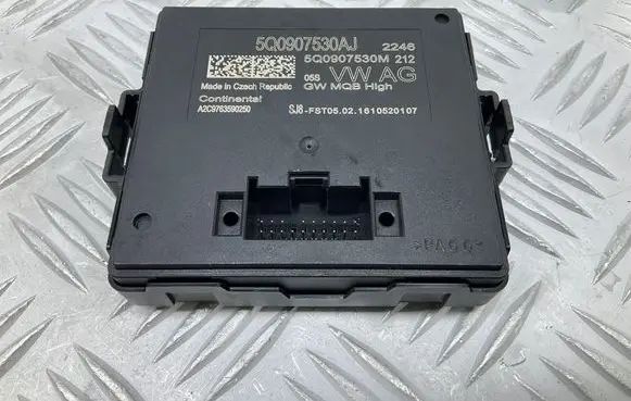 Volkswagen PASSAT B8 Gateway control module 5Q0907530AJ