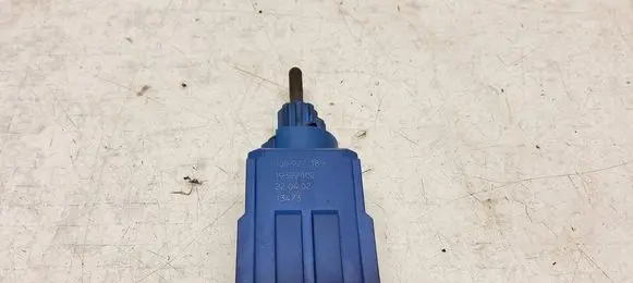 Volkswagen Golf IV Brake pedal sensor switch 1J0927189 19322002