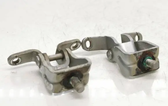 Skoda Octavia Mk2 (1Z) Tailgate/trunk/boot hinge 1Z5827301C 1z5827302c