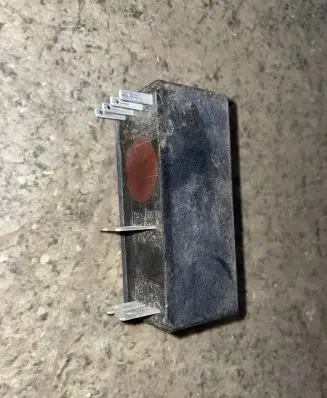 BMW 5 E28 Window wiper relay 1386978