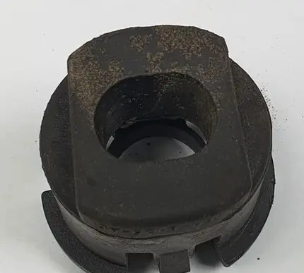 Ford Focus Radiator mount bracket 30639749