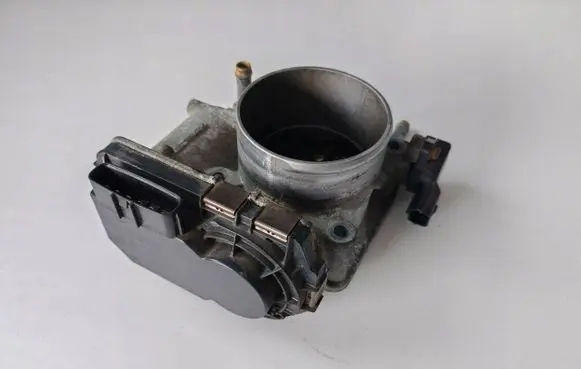 Subaru Outback Throttle valve 16112AA110 00637 7F120720