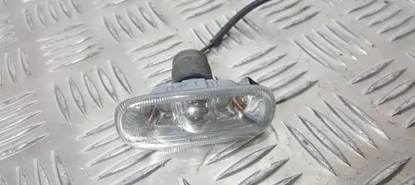 Skoda Superb B5 (3U) Front fender indicator light 8E0949127