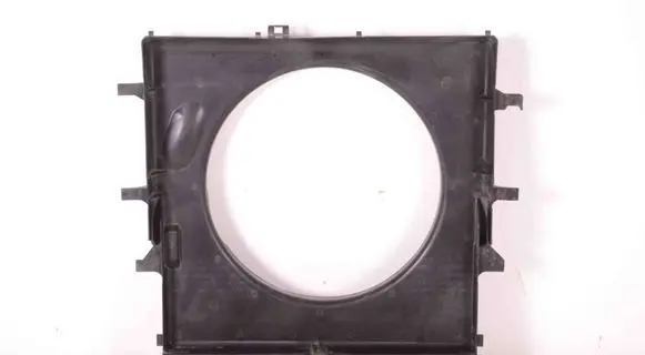 Radiator cooling fan shroud