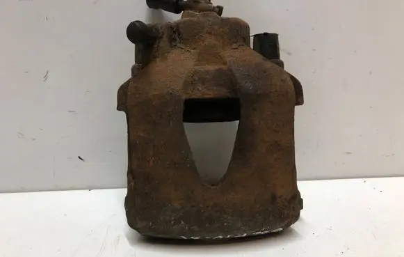 Volkswagen Golf IV Front brake caliper