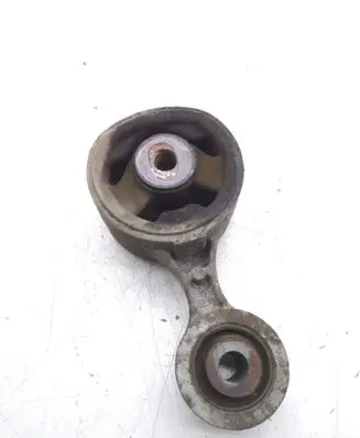 Honda CR-V Engine mount bracket