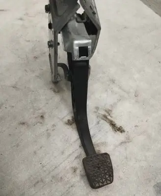 Opel Astra G Clutch pedal 28870 90539237