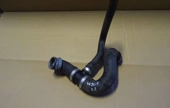 Mercedes-Benz Sprinter W907 W910 Engine coolant pipe/hose A9065011482