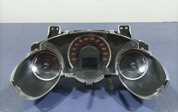 Speedometer (instrument cluster)