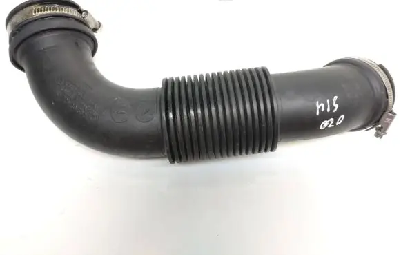 Ford Focus Air intake duct part CV619C623AC 1072920S021