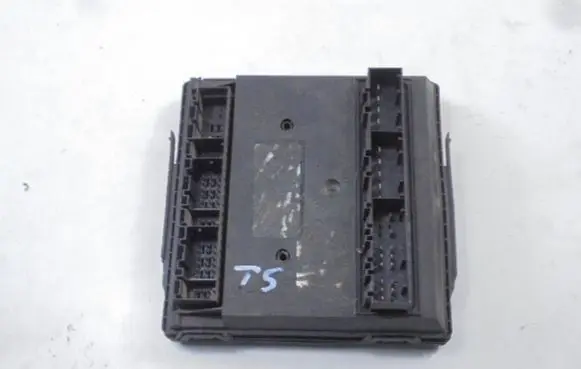 Volkswagen Transporter - Caravelle T5 Central body control module 12240660A