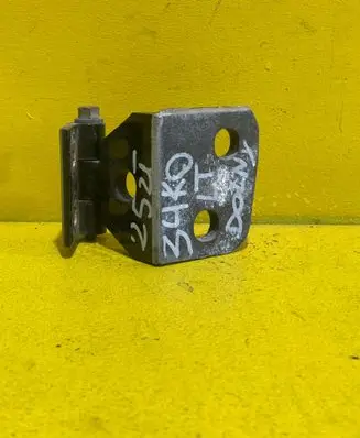 BMW X3 E83 Rear door lower hinge 34028