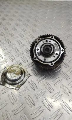 Volkswagen PASSAT B8 Camshaft pulley/ VANOS 04E109088AE 04E109153
