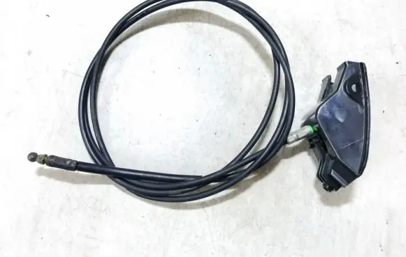 Suzuki Grand Vitara II Engine bonnet (hood) release handle