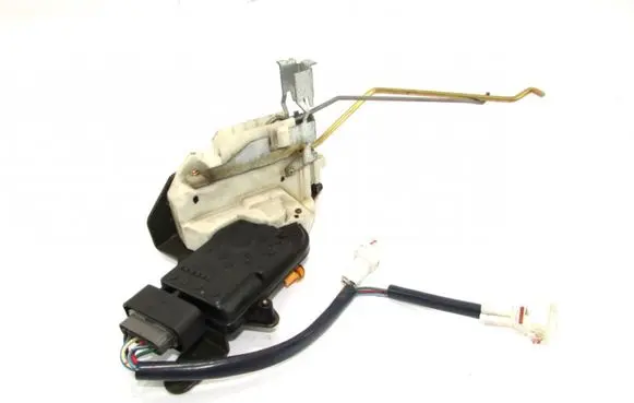 Suzuki Liana Front door lock