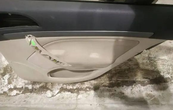 Skoda Octavia Mk2 (1Z) Rear door card panel trim