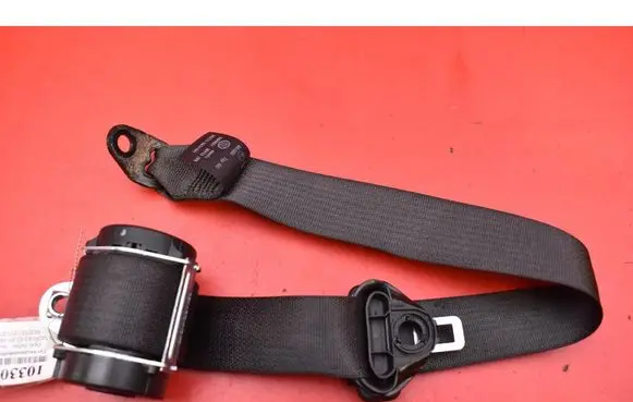 Opel Zafira C Front seatbelt 13332239