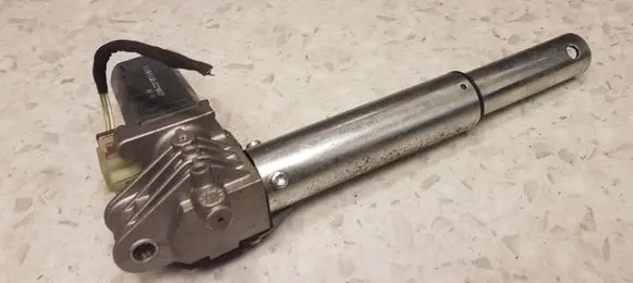 BMW 5 E60 E61 Seat adjustment motor 8321087