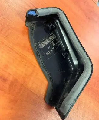 Porsche Macan (95B) Rear/tail light trim molding 95B945427F