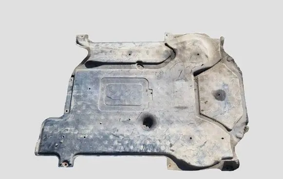Mercedes-Benz C W204 Engine splash shield/under tray A2045203323