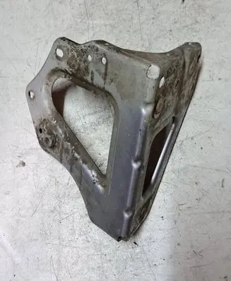 Audi A6 S6 C6 4F Fender mounting bracket 4F0821136A