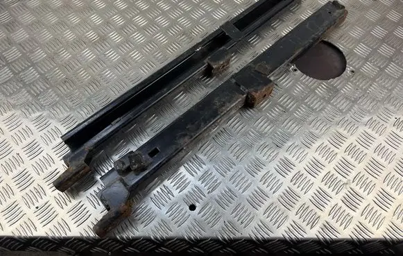 Volkswagen Multivan T4 Rear seat guide rail 