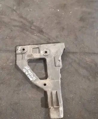 Audi A6 S6 C6 4F Front bumper mounting bracket 13672 4F0807228
