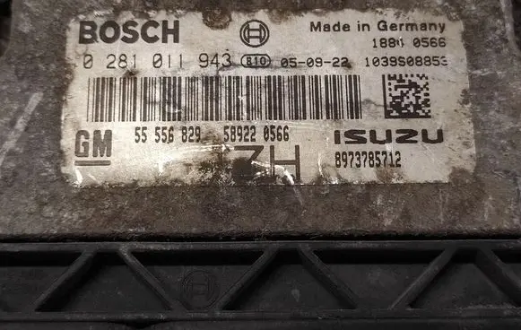 Opel Astra H Engine control unit/module 0281011943