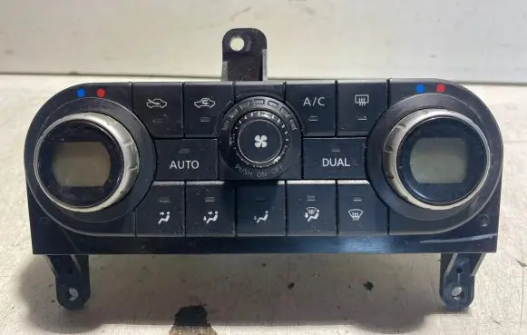 Nissan Qashqai Climate control unit 27500JD40B C7523 02000A7703000