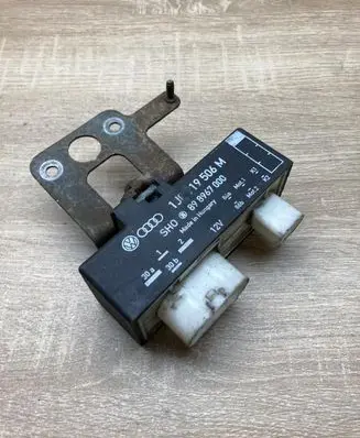 Volkswagen Golf IV Coolant fan relay 1J0919506M 898967000