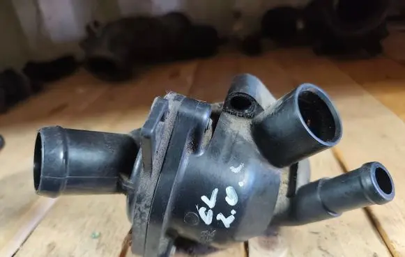 Honda Accord Thermostat housing 