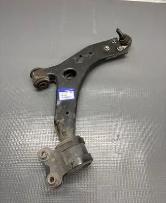 Volvo C30 Front lower control arm/wishbone 31277462