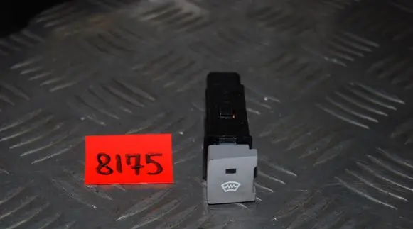 KIA Ceed Windscreen/window heater switch 202002962