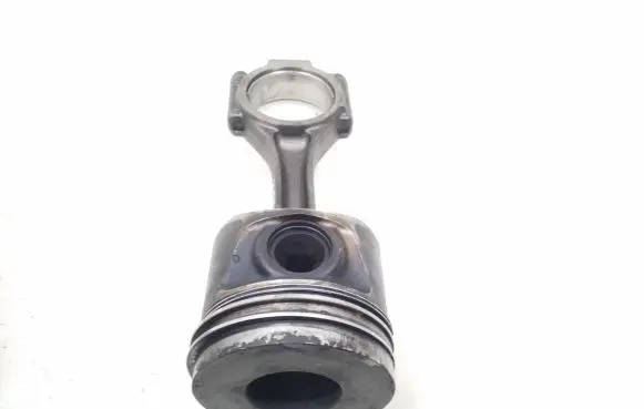 Audi A6 S6 C6 4F Piston with connecting rod